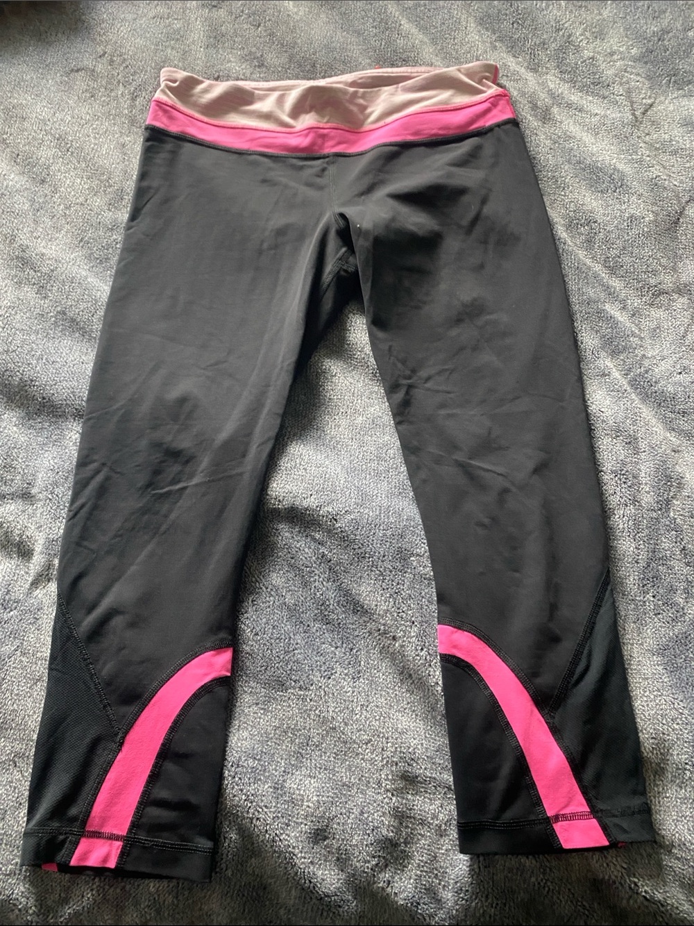 lululemon athletica Black Capri Leggings with Pink and Light Pink Waistband